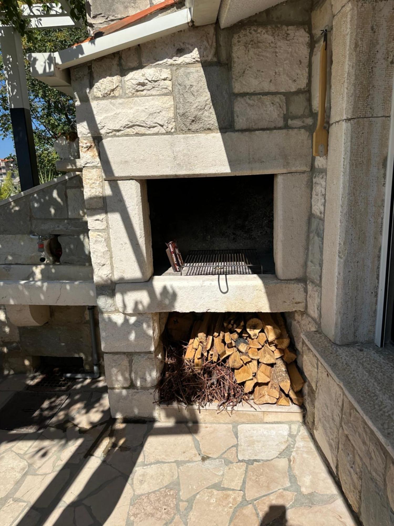 Romantic Stone- Studio Apartman Omis Exterior photo